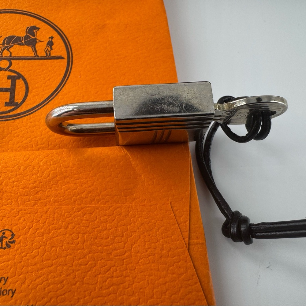 Hermès Cadena Padlock Palladium Lock W Key & strap Charm Necklace Rare Authentic - Picture 15 of 16
